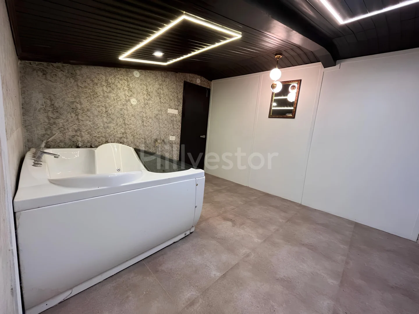 2,800 sq. ft. 5 BHK Apartment near Jakhu Temple in Jakhu, Shimla