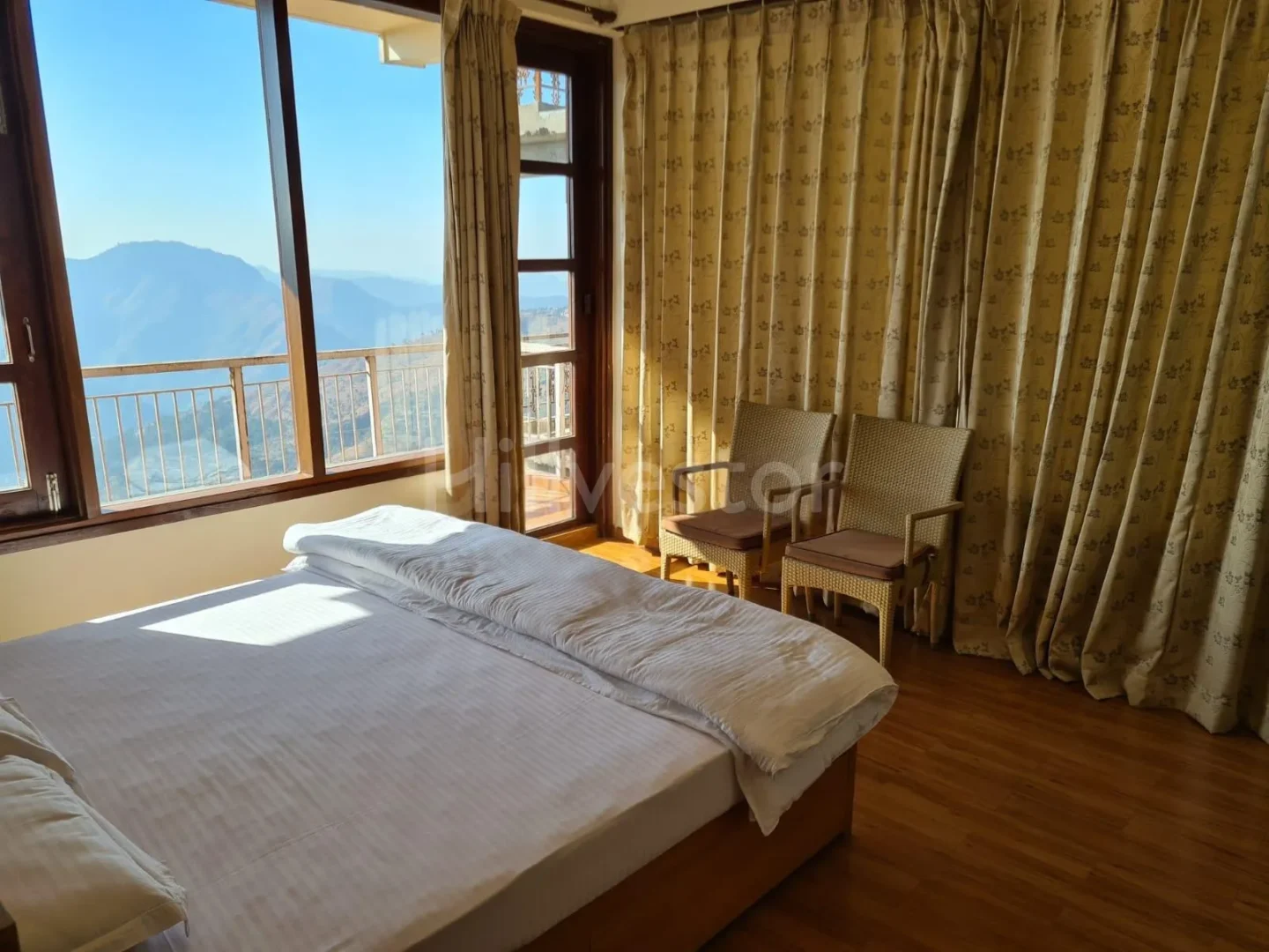 2,000 sq. ft. 3 BHK Apartment near Naldehra Golf Course, Naldehra