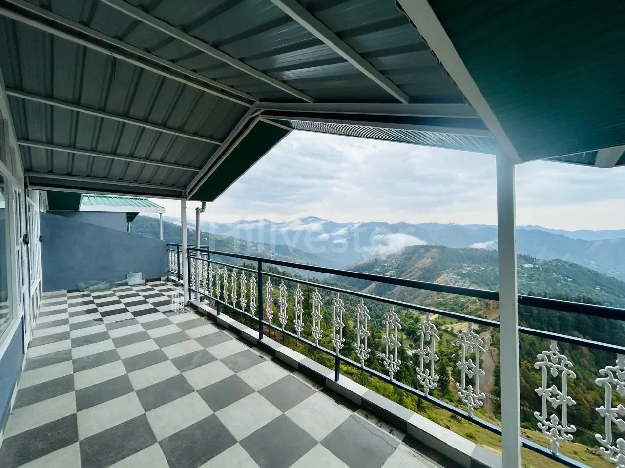 1,600 sq. ft. 3 BHK Apartment near Naldehra Golf Course, Naldehra