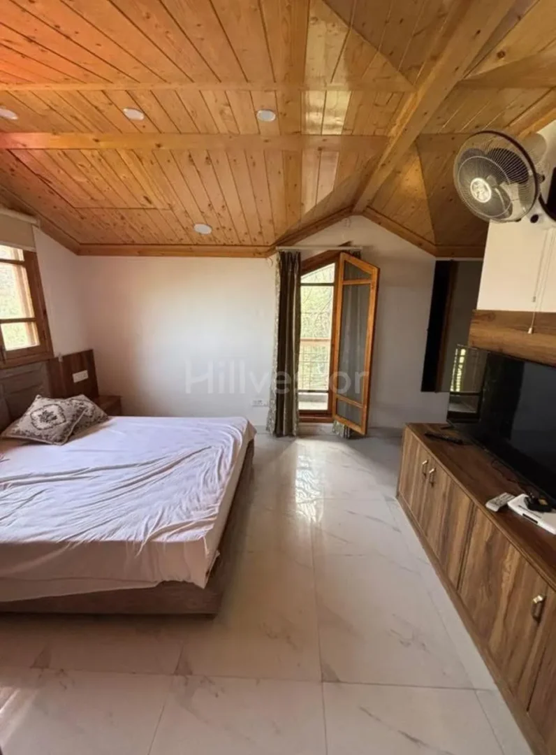 2,400 sq. ft. 6 BHK Apartment near Mall Road, Shimla